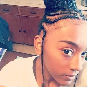 Meet your Posher, Tia